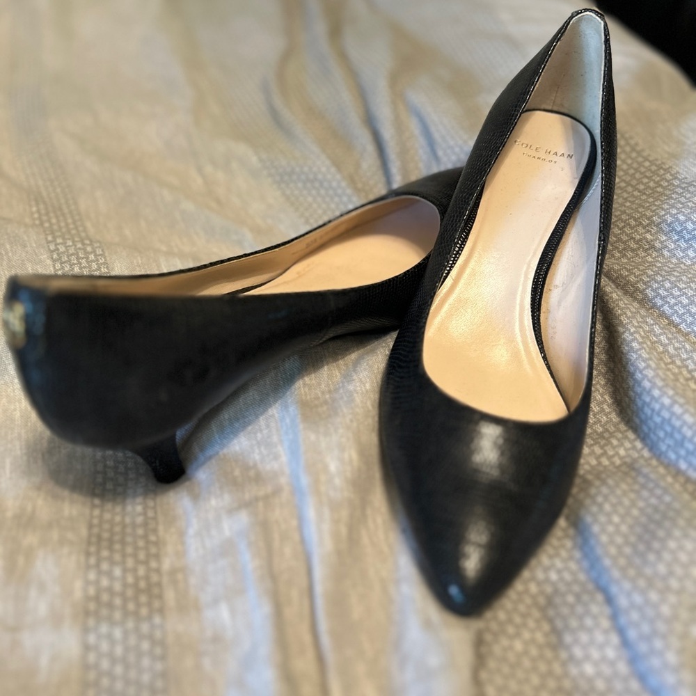 Cole Haan Black Textured Low Heels Timeless Design
